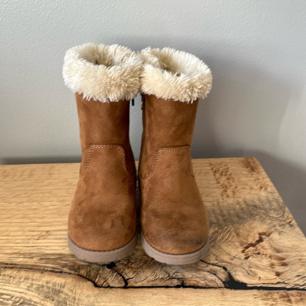 Girls size 9 boots